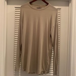 Represent long sleeve tshirt